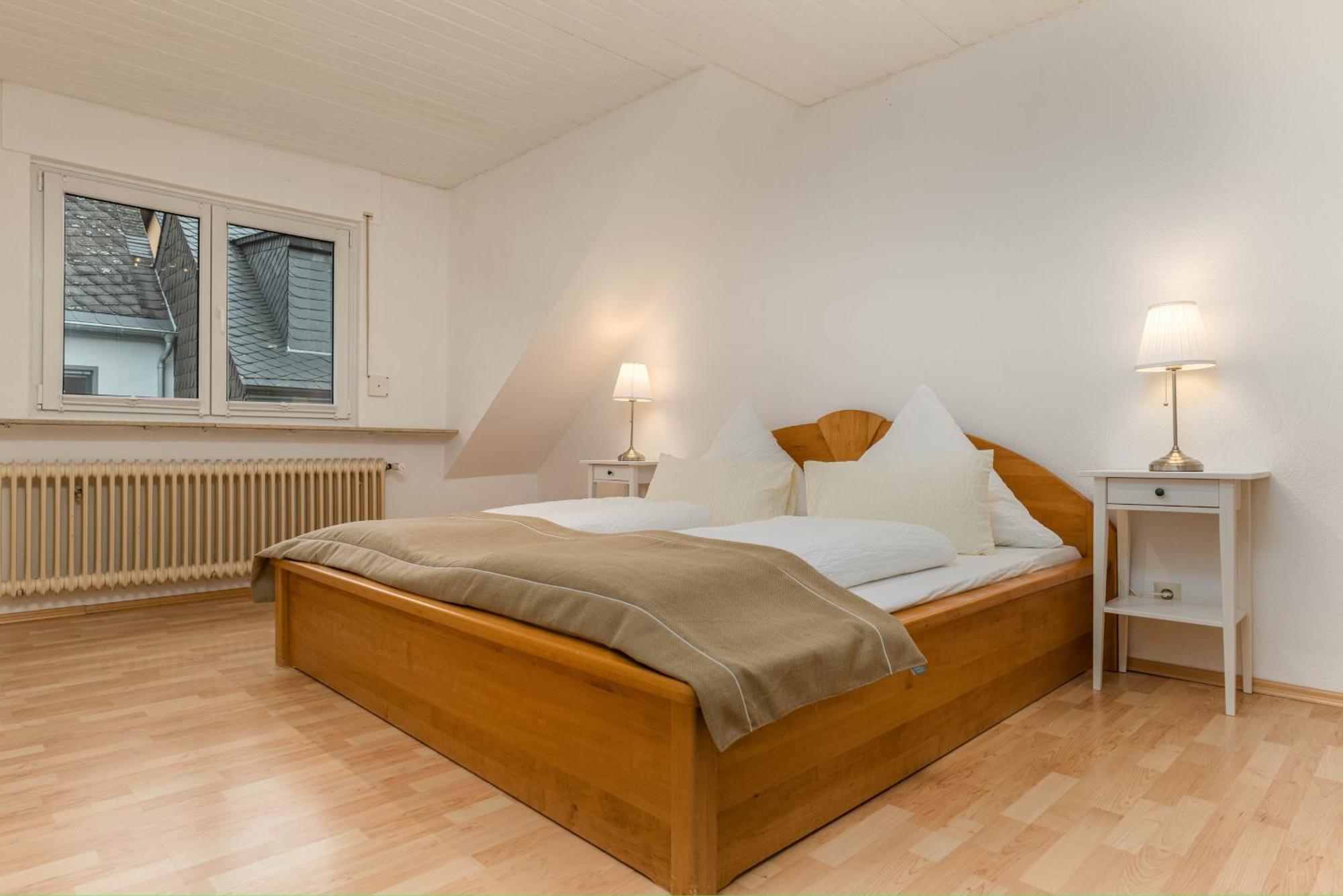 Riesling Appartement For 2 - 4 People - Billiards - Balcony With Mosel View - Parking - Wine Barrel Bar - Fully Equipped Kitchen - Netflix - Waiputv - 3 Km From Cochem Klotten Exterior foto